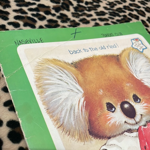 Vintage CRITTERS SITTERS Folder Mead Scratch N Sniff Koala 🐨 Rare 80's Retro - Picture 15 of 16